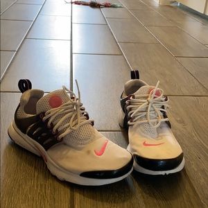 Youth size 5 Nike air presto